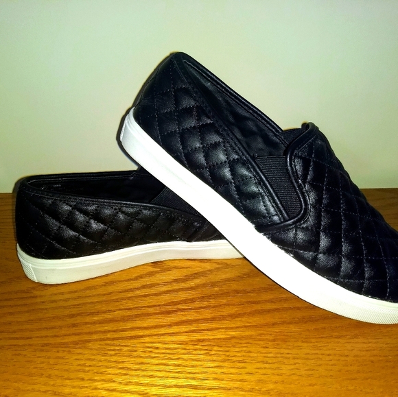 SO SHOES SZ 7